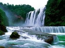 貴州黃果樹瀑布、萬峰林、萬峰湖、馬嶺河峽谷、平塘天眼、西江千戶苗寨、小七孔雙飛六日游