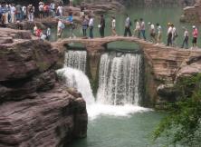 【五一】萬仙山【郭亮村】+【南坪】+“太行山水魂”【八里溝】探秘三日游 【五一】萬仙山【郭亮村】+【南坪】+“太行山水魂”【八里溝】探秘三日游