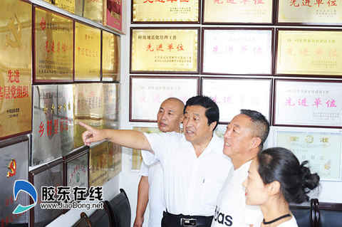 文明和諧社區(qū)引來(lái)游客參觀學(xué)習(xí)（圖）