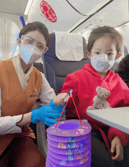 幸福航空舉辦“喜鬧元宵 幸福相伴”元宵節主題客艙活動 幸福航空舉辦“喜鬧元宵 幸福相伴”元宵節主題客艙活動