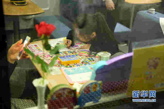 列車(chē)上的“兒童樂(lè)園” 帶娃長(zhǎng)途旅行不再“煩”