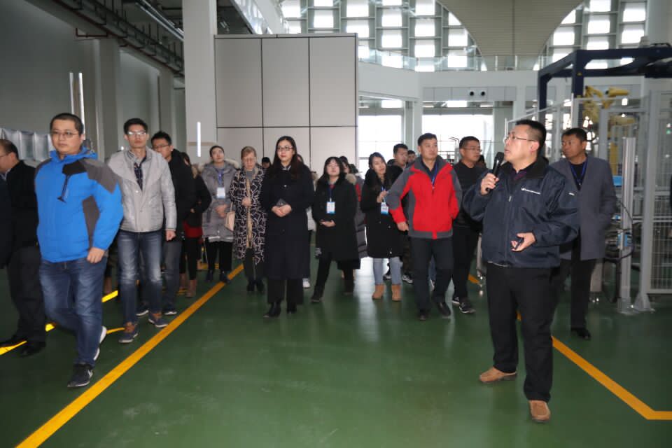 葡萄酒好喝也好看！張?jiān)４蛟臁肮I(yè)+旅游”發(fā)展新模式