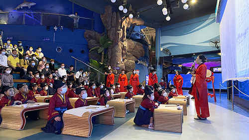 煙臺鯨鯊海洋公園舉辦別開生面的“國風海洋開筆禮”