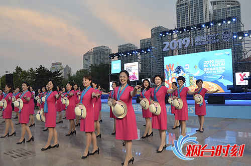 千千闕女子合唱團方陣為大會助興