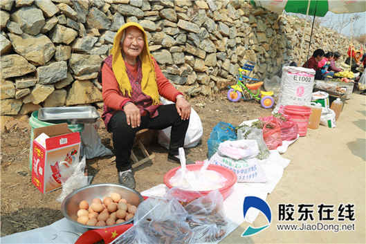 福山高疃肖家溝梨花節開幕 同唱《我和我的祖國》