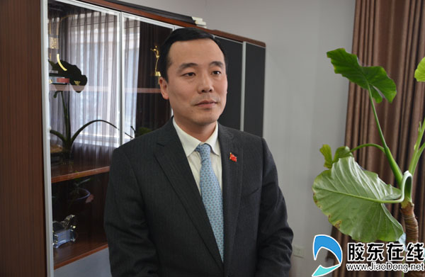 市旅游飯店協會執行會長畢建勇介紹加強行業管理情況