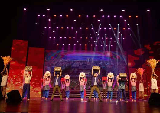 煙臺“周末劇場”面向社會公開征集演出劇(節)目 煙臺“周末劇場”面向社會公開征集演出劇(節)目