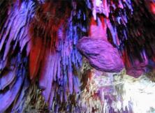 特價：沂水地下大峽谷、熒光湖、天上王城二日游