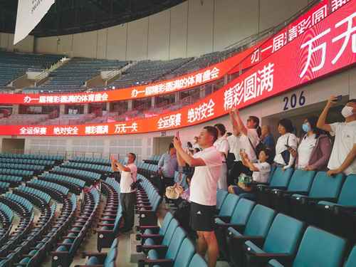 我跟黨走·家鄉蝶變丨精彩全運會 全媒體聚焦 采訪團走進國際港務區 我跟黨走·家鄉蝶變丨精彩全運會 全媒體聚焦 采訪團走進國際港務區