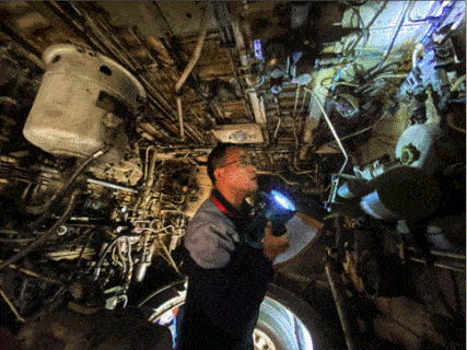 湖南航空“機(jī)坪先鋒”龍烈金 ：精益求精保安全