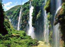 貴陽、龍宮、黃果樹、馬嶺河大峽谷、萬峰林、萬峰湖、西江千戶苗寨、荔波小七孔雙飛六日游