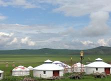 直飛內(nèi)蒙草原，峽谷漂流，石林，達里湖雙飛四日