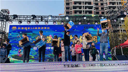 5000只蝴蝶現(xiàn)場放飛 螢火蟲水洞臨沂公益行引關(guān)注